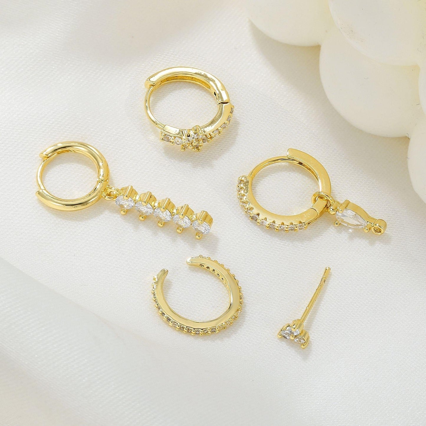 5 Pieces Simple Clover Single-Row Serrated Ear Cuff Earring Set, 18k Gold-Plated Teardrop Zircon Earrings, S925 Needle, Stacked Lobe Designs with Dazzling Zirconia