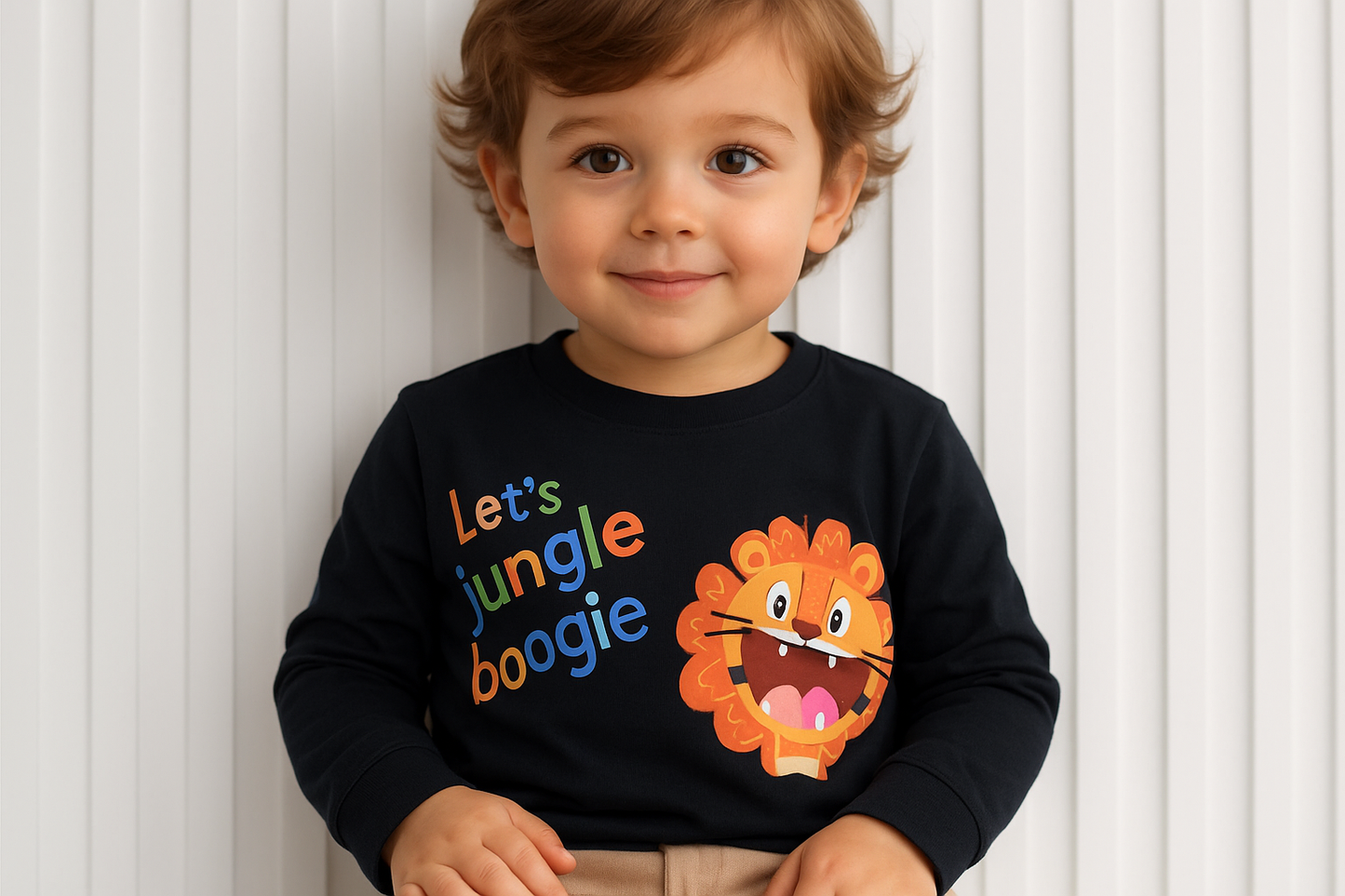 Niño con sudadera negra - León "LET'S jungle boogie"